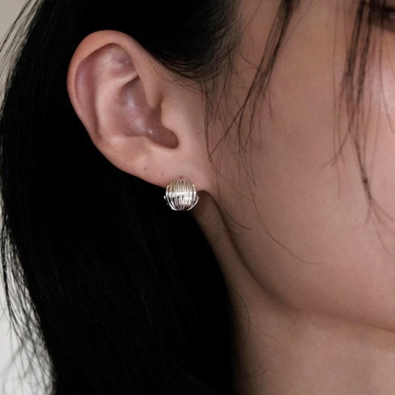 

LNMD Stripe ball one-touch earrings Free