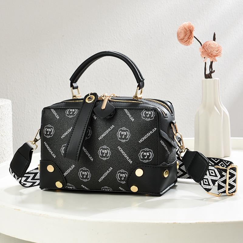 Temperament and texture messenger bag New exquisite women's bag Daily casual handbag