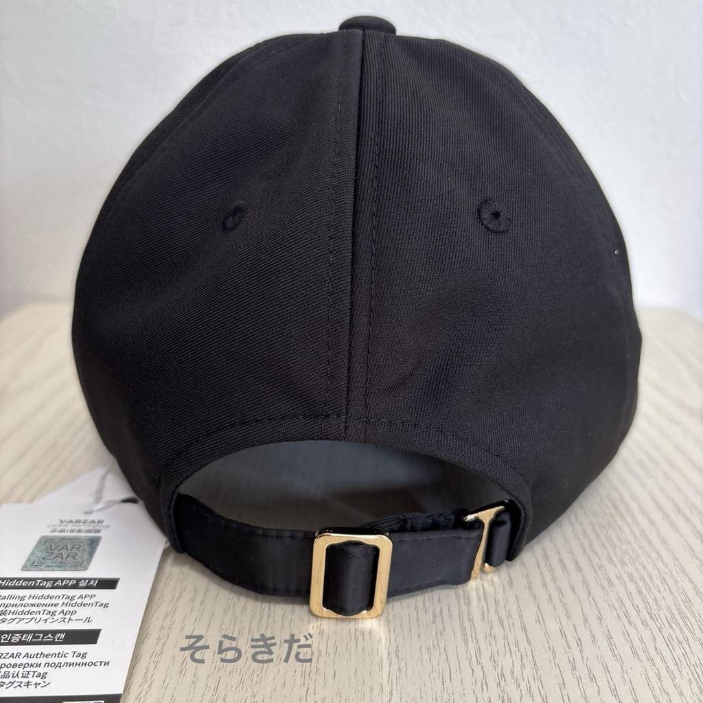 [USED] Limited-time offer: VARZAR 636, authentic Bazar black cap with gold studs.