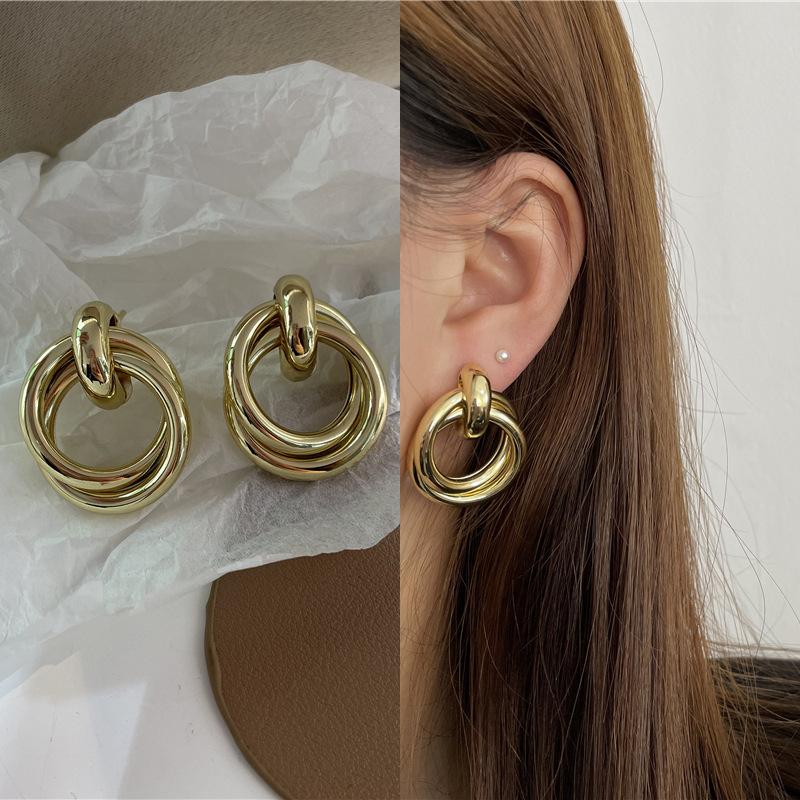 Cold and Stylish Exaggerated Metallic Texture Elegant Round Stud Earrings for The Ears