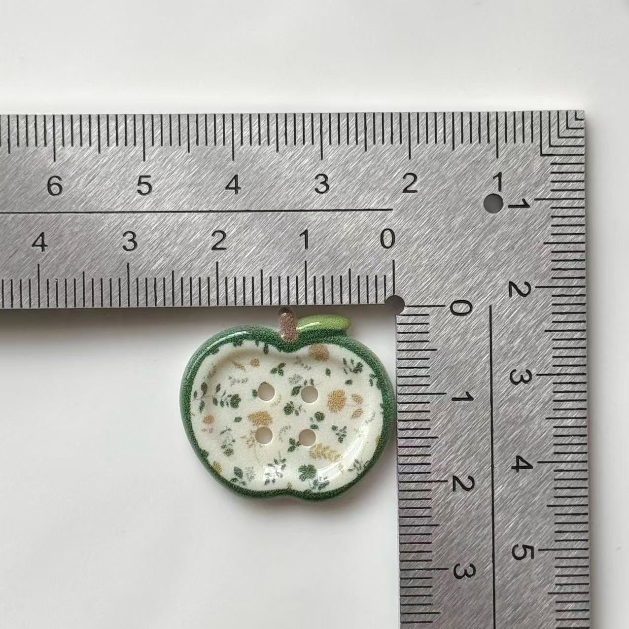 

10 шт. Рождественские пуговицы из смолы в виде яблок для рукоделия, DIY, скрапбукинга, поделок, швейные аксессуары, одежда