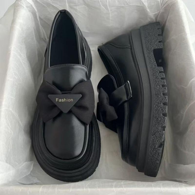 2025 new spring retro small leather shoes platform loafers women's British style thick heel single shoes soft sole large size women's shoes