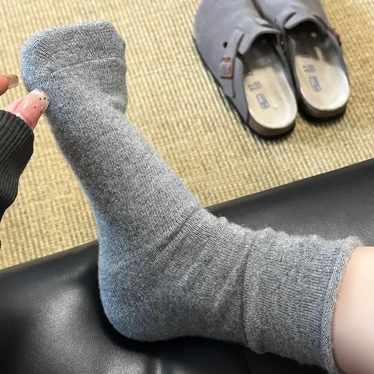 Japanese-Style Soft & Warm Slouch Socks - Women's Mid-Calf, Rolled Edge, Solid Color, Versatile for Autumn & Winter
