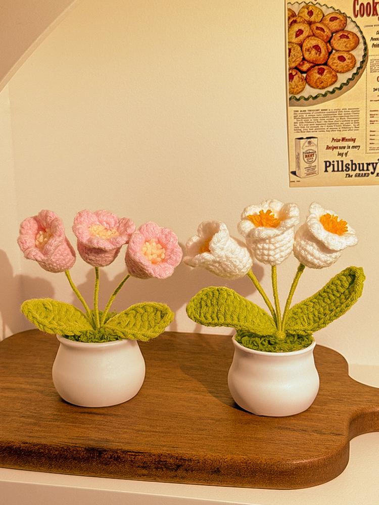 Sunflower Hand-Knitted Woolen Yarn Bouquet - Small Decorative Gift for Home