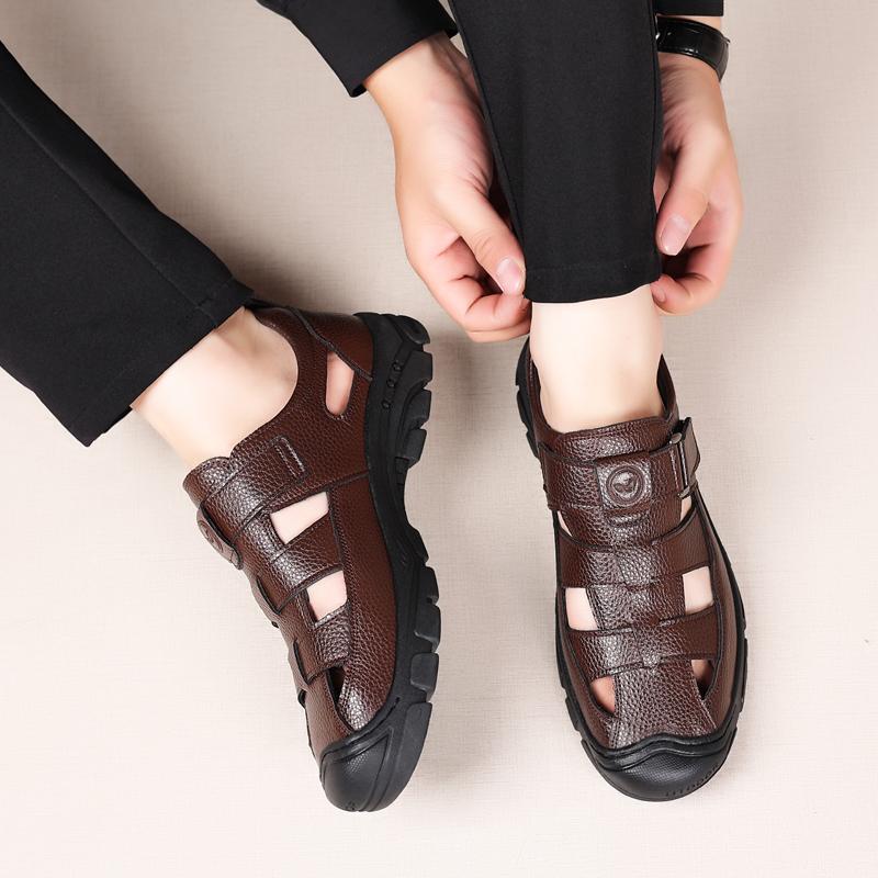 Fashion Summer Lightweight Mens Leather Sandals Brand Outdoor Soft Sole Flats Driving Shoes Comfort Walking Fashion Casual Beach Sandals