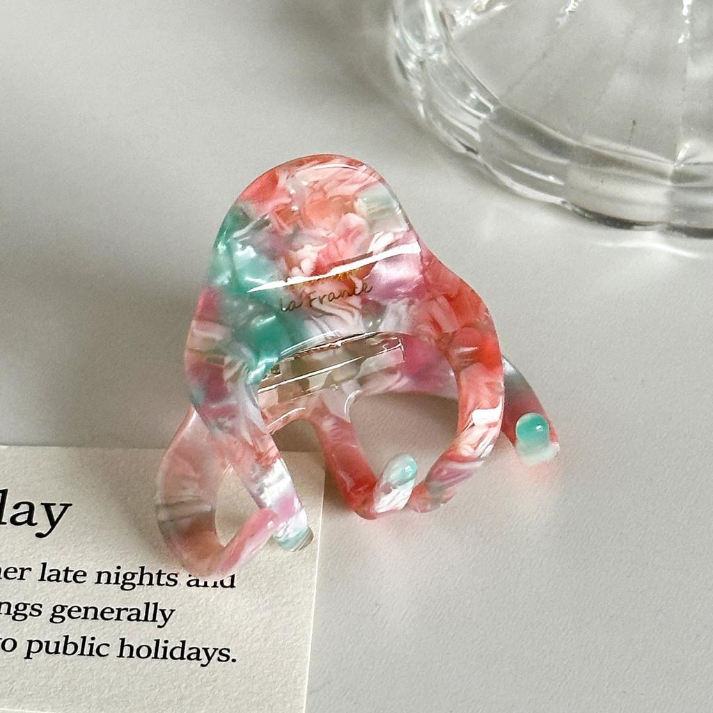 Elegant Korean Design Small Hair Claw Clip Chic Classy Hair Accessory Perfect For Everyday Use