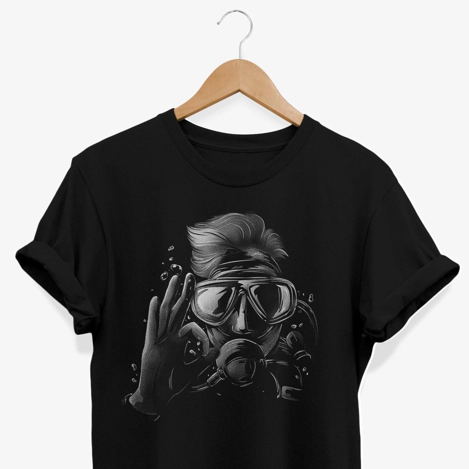 Scuba Diver OK Hand Sign T-Shirt: Underwater Graphic Tee M