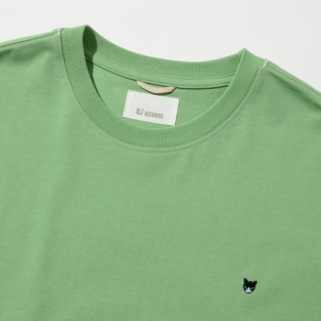 UJ BECOMING Logo Embroidery Tee-Green