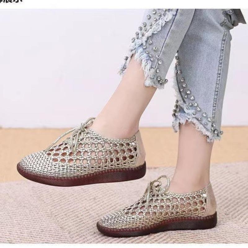 2025 Summer Women's Soft Leather Woven Sandals Flat Comfortable Slides for Mom,Breathable Lightweight Soft-Sole Casual Shoes