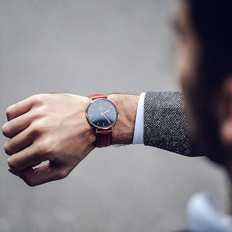 DANIEL WELLINGTON Men's Watch Quartz Movement Leather Strap 40mm Black Dial Men's Watch Trendy and Versatile European and American Watch DW00100124