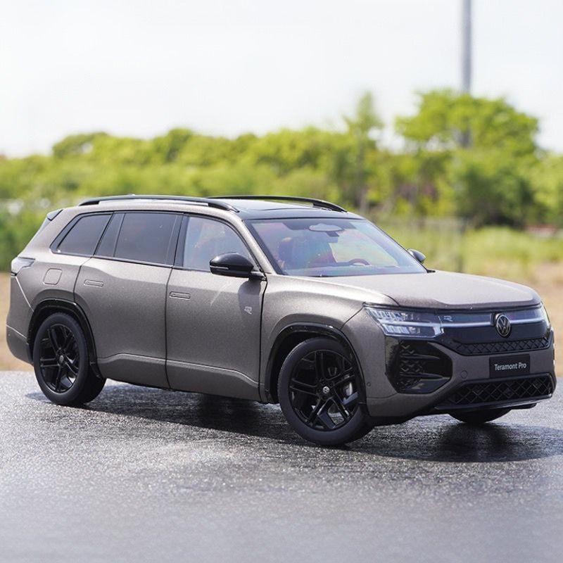 TCFJN1 1:18 VW Teramont Pro SUV Alloy Car Model Diecast Metal Toy Off-road Vehicles Car Model High Simulation Collection Childrens Gift