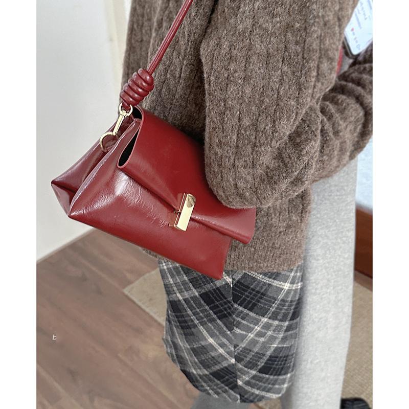 Retro Red Handbags For Women  Summer New Versatile Casual Solid Travel Underarm Bags Trendy Commuting Girls Shoulder Bags