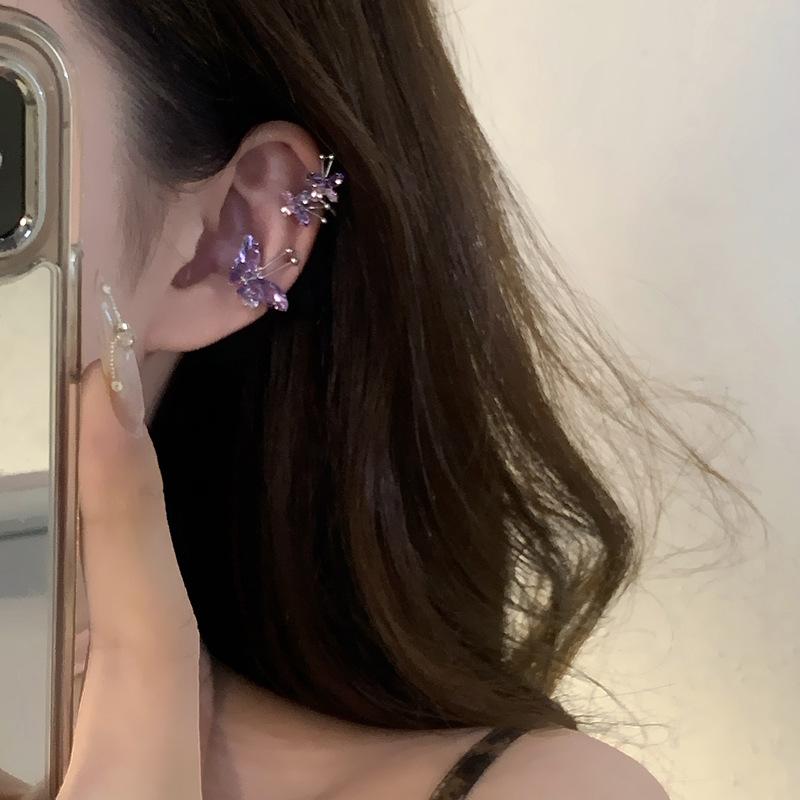 Korean version of zircon butterfly ear clips, fashionable light luxury, exquisite ear bone clips, sweet niche design, simple earrings