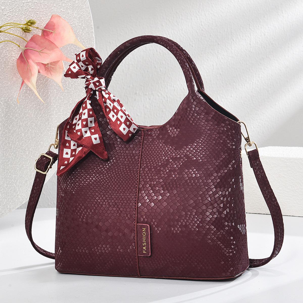 

Latest Fish Scale Design Handbag Not Heavy Luxury Sequin Design High-quality Texture Shoulder Bag Fashionable Versatile Crossbody Bag ，