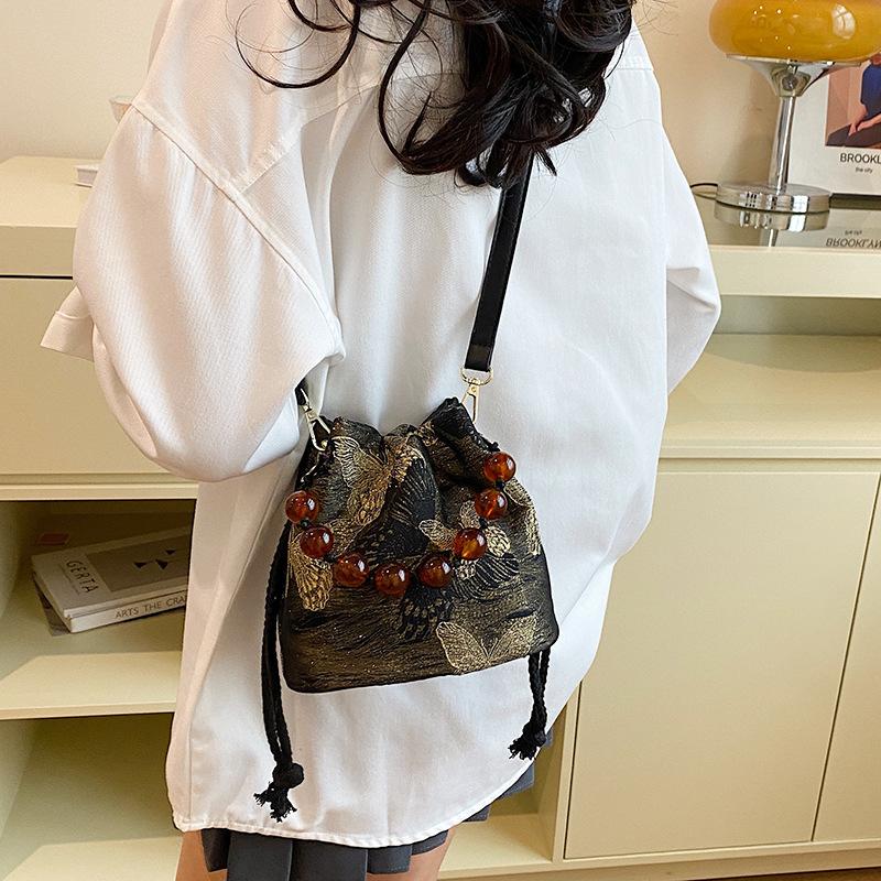 2025 Casual Butterfly Embroidery Spring and Summer Fashion High-end Sense Beaded Bag Versatile Bucket Bag