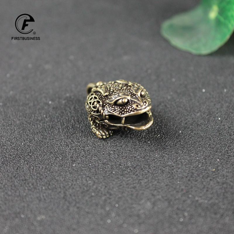 Copper Chinese Mythical Animal Lucky Toad Bell Key Chains Pendant Retro Brass Avoid Evil Feng Shui Charm Men Car Keyring