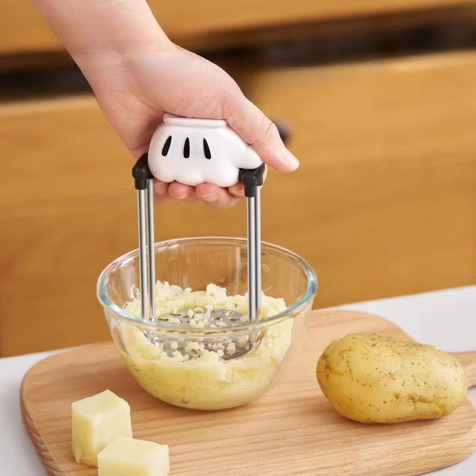 

Manual Food Masher Stainless Steel Potato Masher Handheld Kitchen Tool for Mashing Vegetables Fruits and Soft Foods Suitable for Baby Food Preparation one size белый
