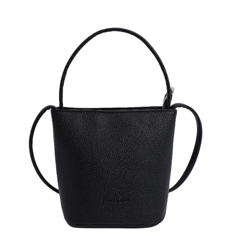 

Korean version of women s bag 2025 new messenger bag casual bucket bag summer shoulder large capacity portable women s bag чёрный