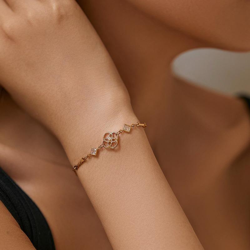 Women Fashion Gold Plated Geometric Hollow Flower Zircon Bracelet