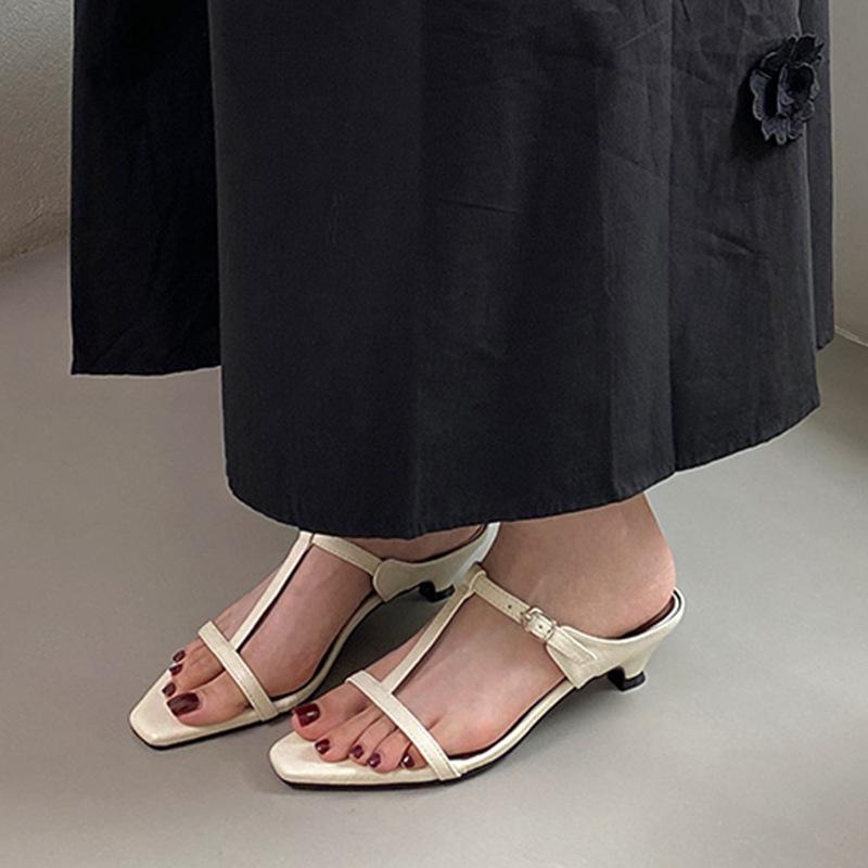 Slippers women's 2025 new summer wear sandals with skirts women's shoes low-heeled shoes square head cool slippers cat heel high heels