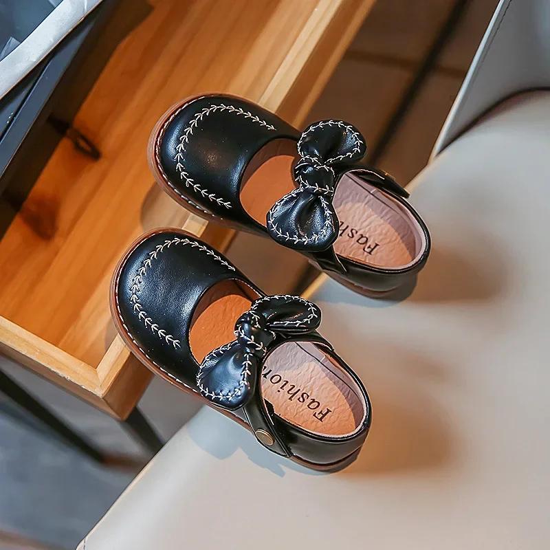 Dziecięce Skórzane Buty Dziewczęce Modne Miękkie Mokasyny z Węzłem 2024 Nowe Dziewczęce Casualowe Buty Księżniczki na Imprezę Ślub Płaskie w Jednolitym Kolorze