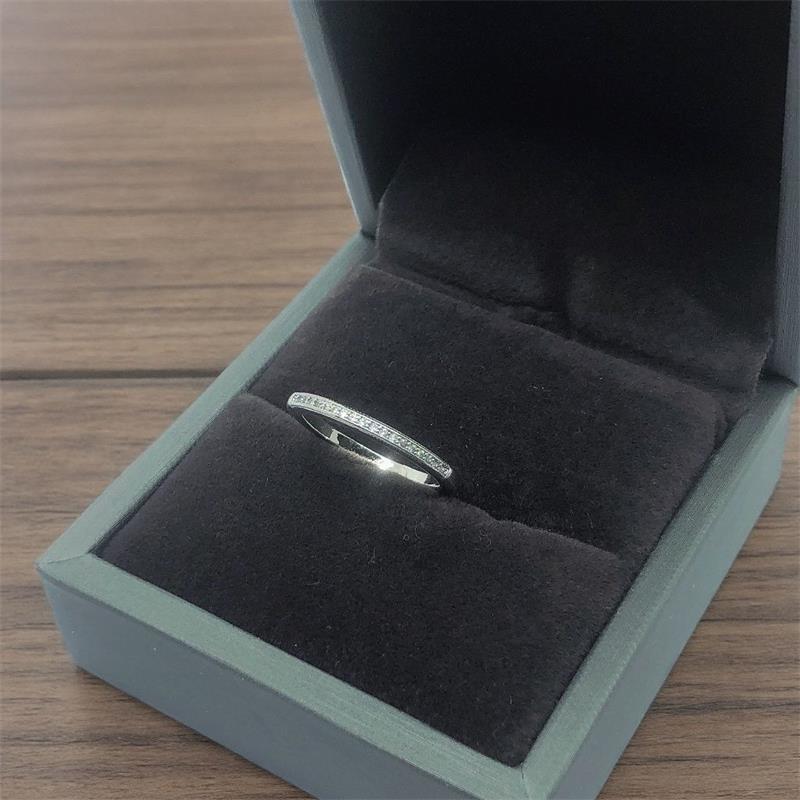 Fashionable Single Row Diamond Ring - Simple yet Stylish