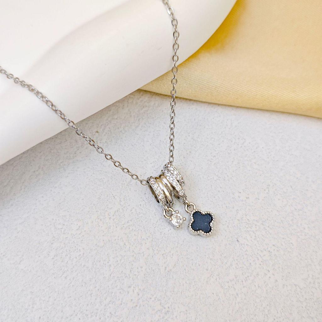 Women's Gold-Plated Copper Necklace: Luxury Fu Lu Pendant Clavicle Chain - Versatile Fashion Accessory