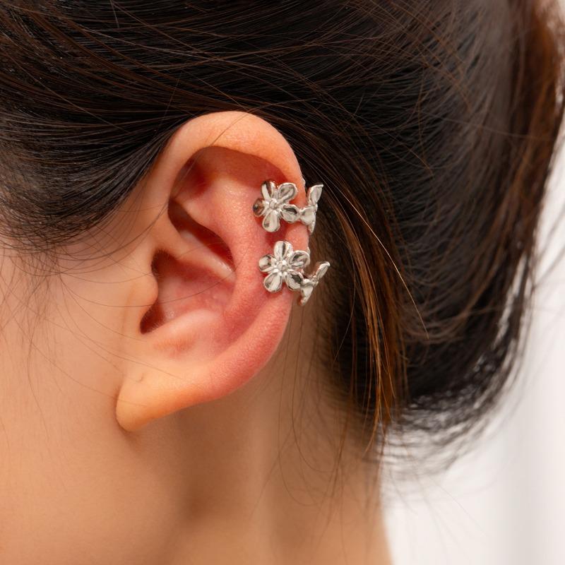 Gold earrings, new alloy jewelry, niche light luxury starfish earrings, women's earbone clips.