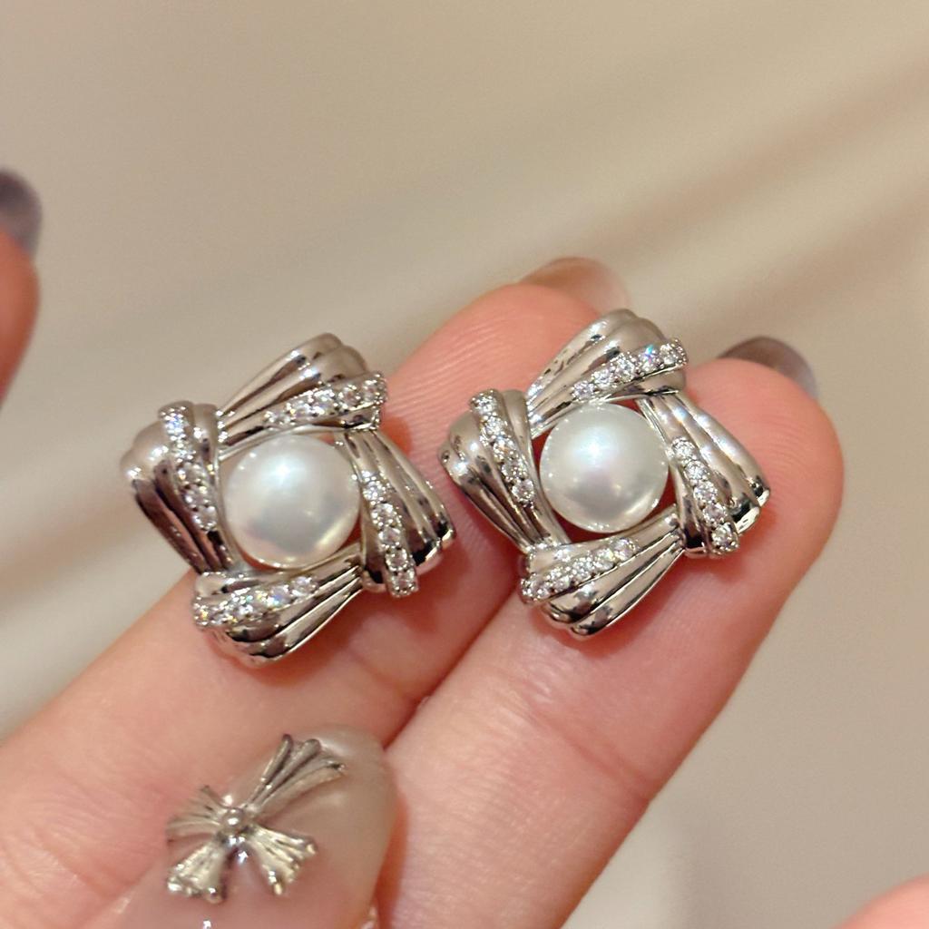 Heavy Industry Woven Natural Freshwater Pearl Stud Earrings Women's S925 Silver Needle Light Luxury High Sense Retro Temperament Earrings 2026