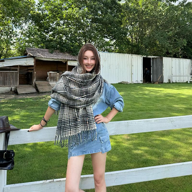Autumn and Winter New Korean Fashion Plaid Scarf for Women Warm and Skin Friendly Versatile Imitation Cashmere Shawl and Scarf
