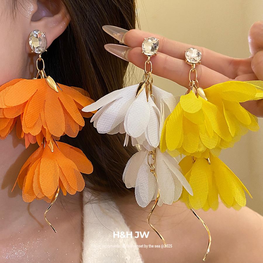 Silver Needle Fabric Chiffon Flower Pendant Earrings Holiday Wind Sweet Small Fresh Stud Earrings Niche High-end Earrings Women