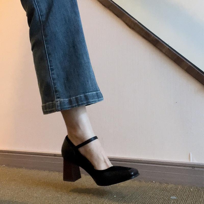 

Black temperament single shoes women s 2025 new French Mary Jane shoes square head thick heel high heels 35