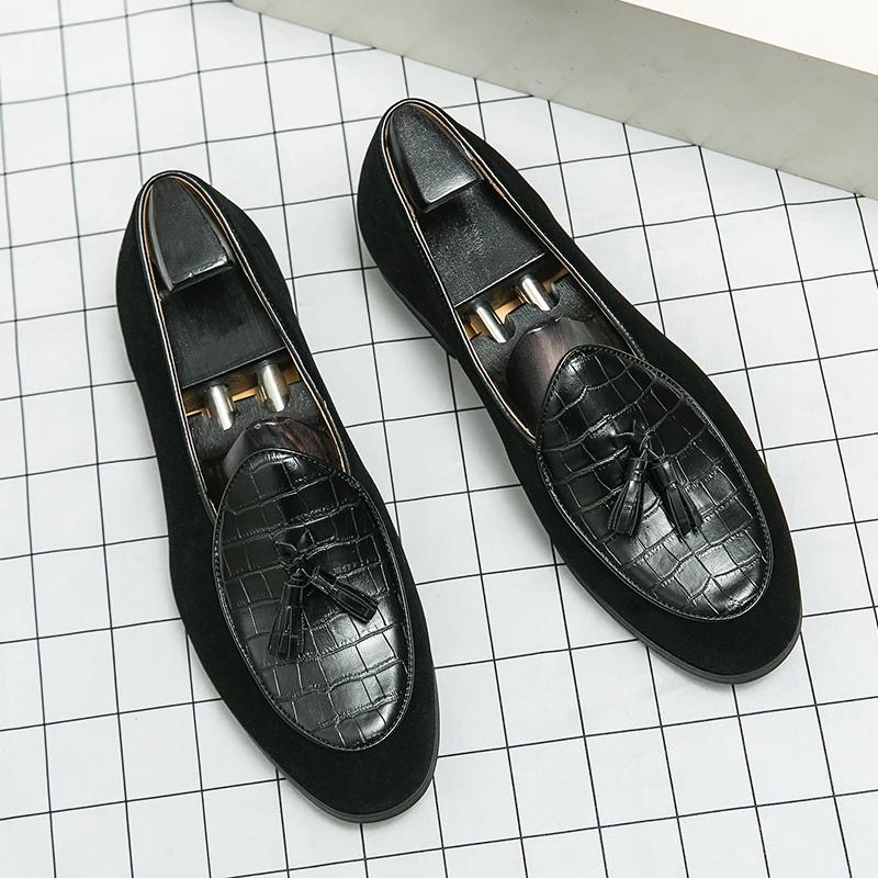 

Новые зеленые лоферы для мужчин из флока с круглым носком, слипоны с кисточками, мужская формальная обувь, коричневые, черные, размер 38-48 48 чёрный