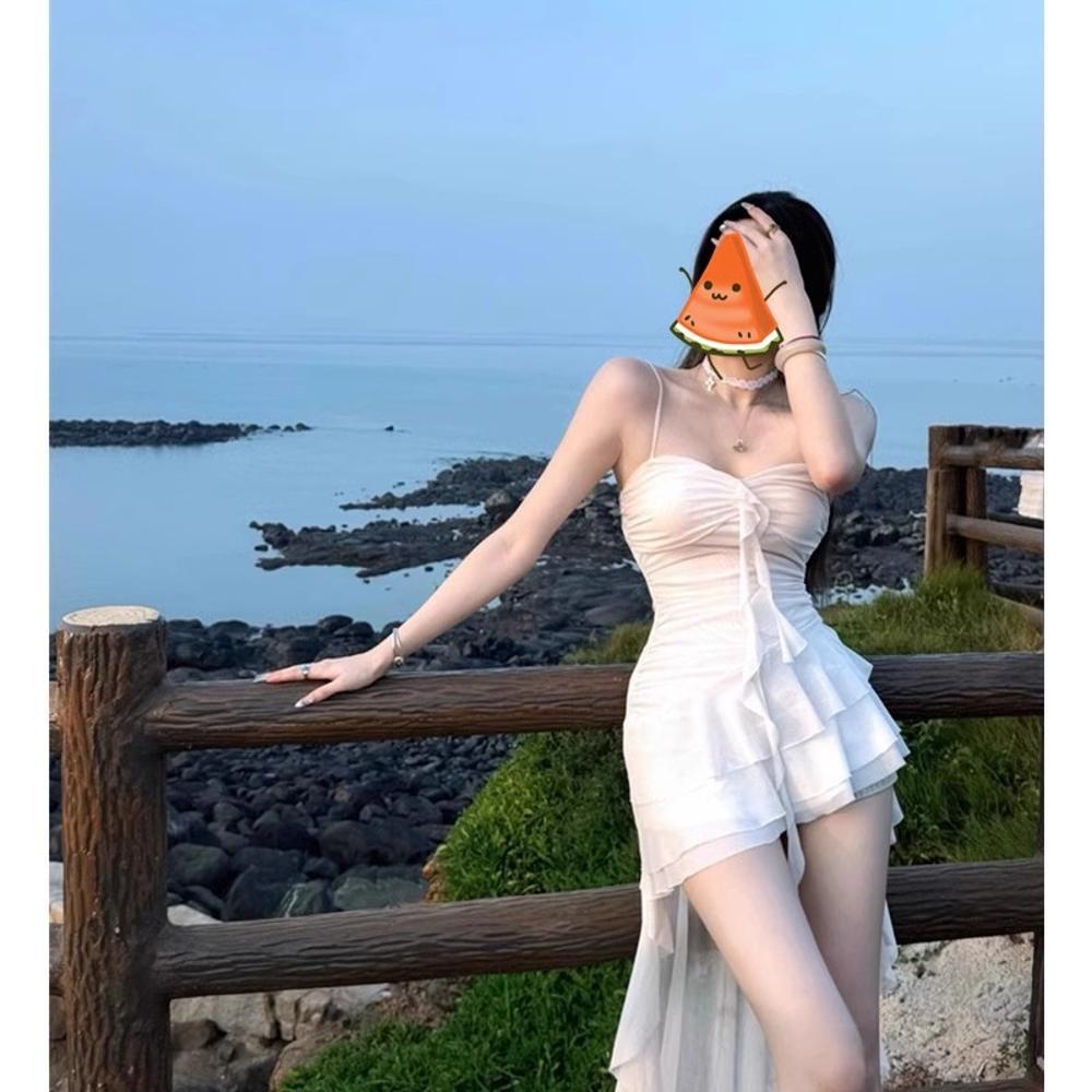 

Наденьте красивое пляжное платье, женственное платье на бретелях с неровным подолом для приморского отдыха M- (recommended 90-50 kg) белый