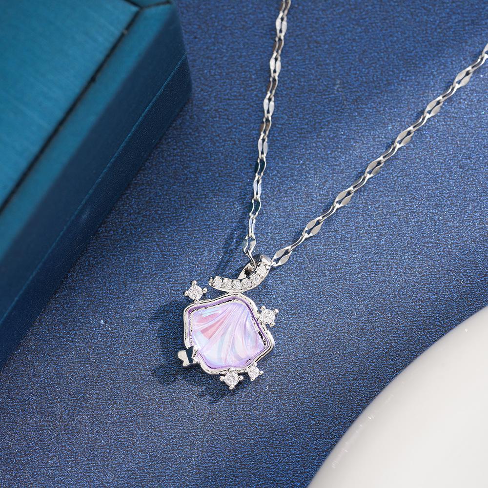 Iridescent Shell Micro-inlaid Necklace: High-End Exquisite Design for Women