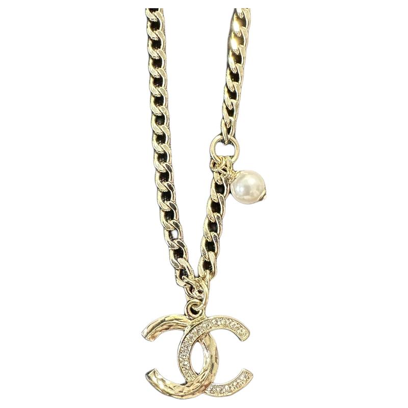 

CHANEL Double C Double C shape metal necklace women s gold золотий