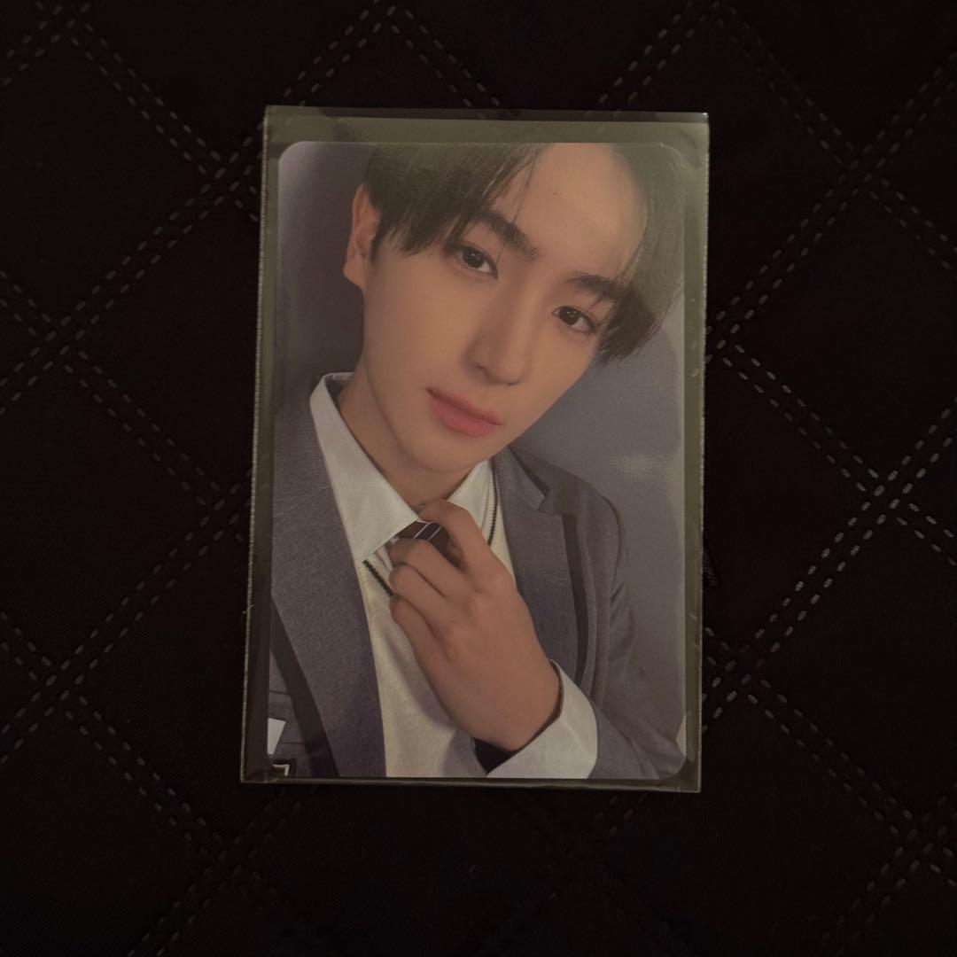 

[Б/У] THE BOYZ Hyunjae THE B LAND MD бонусная коллекционная карта номиналом 50 000 вон