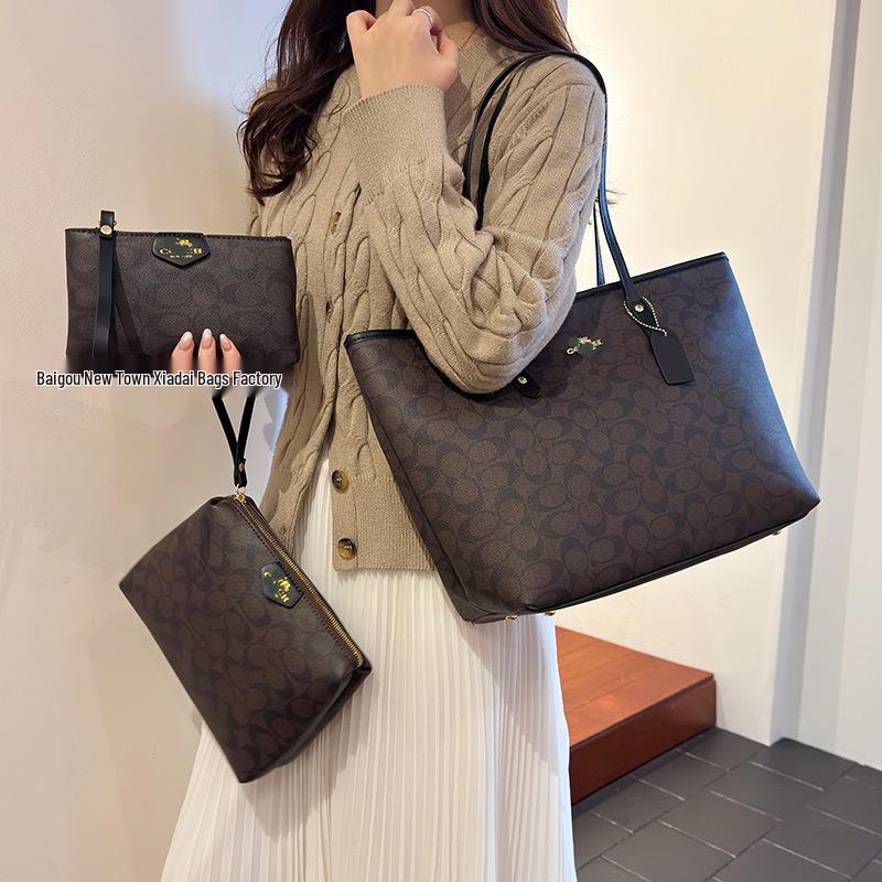 2025 Women’s Versatile Large Capacity Mother-Child Tote: Fashionable Commute Shoulder Handbag