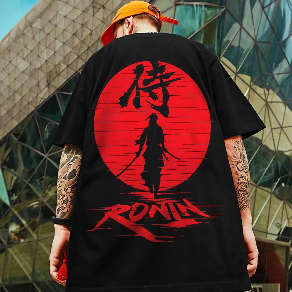 Oversized Short-Sleeve T-Shirt Featuring Japanese Ninja-Themed Graphic Print, Including the Name "Hattori Hanzo", Bold Calligraphy of the Kanji