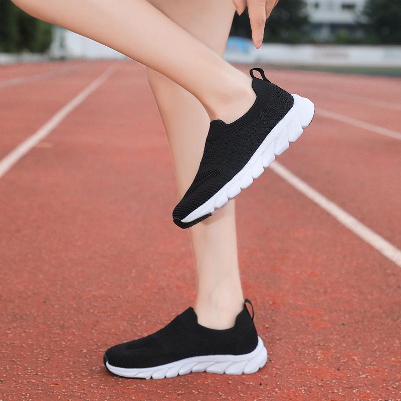 2024 Summer Women's Breathable Slip-on Flyknit White Sports Shoes, Korean Style, for Female Students, Large Size