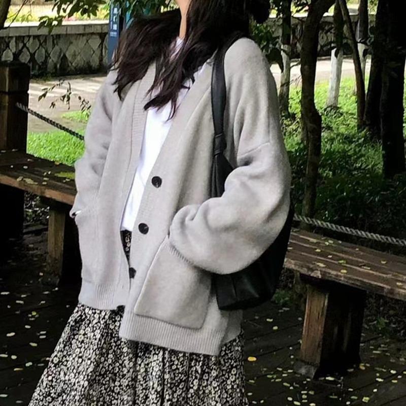 Soft Waxy V-neck Long-sleeved Lazy Sweater Jacket for Women's Autumn and Winter Loose Feeling Casual Outer Wear Knitted Cardigan for Women