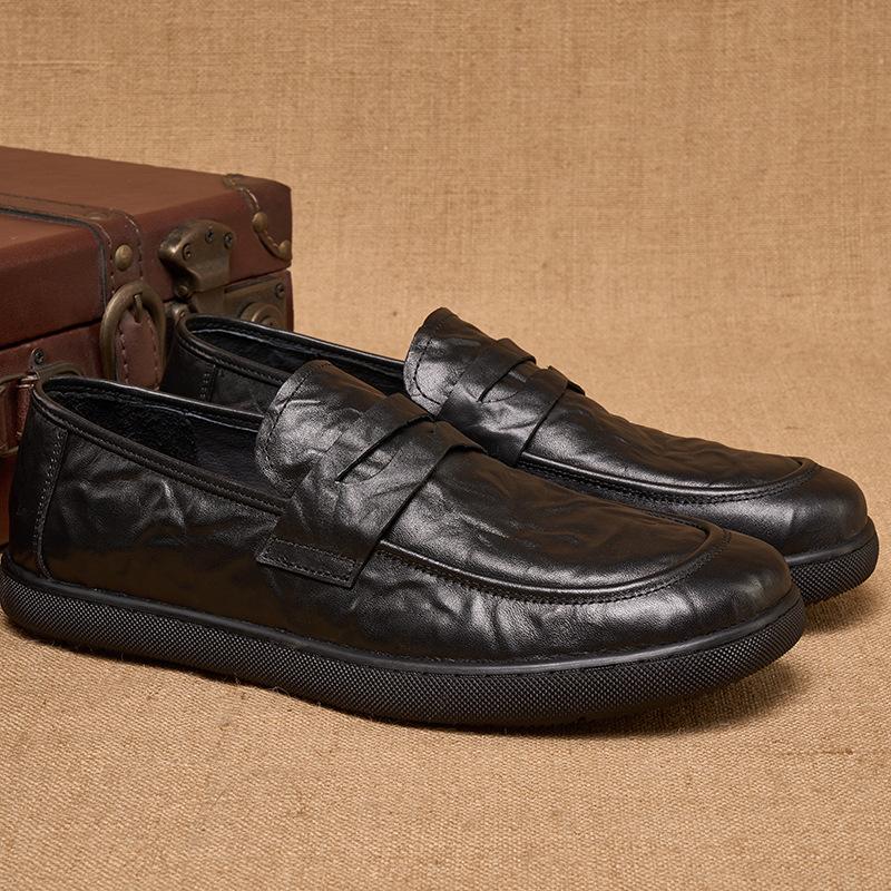 

Кожаная обувь с низким верхом и одним ударом ногой. Верхний слой изготовлен из коровьей кожи, а качество - свиная кожа. Внутренняя часть удобная и не душная. 44