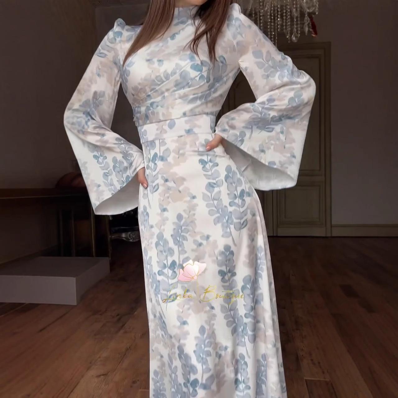 

Платье Slim Fit с французским принтом, расклешенными рукавами и полувысоким воротником, Осень 2025 Large лазурь