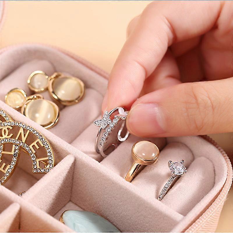 Travel Jewelry Case Exquisite Large Capacity Scratch Resistant Portable Jewelry Organizer Box for Outdoor Travel Red