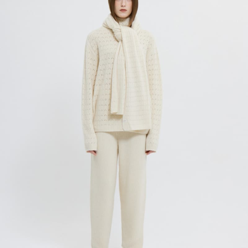 A HAUTE BABY RACCOON YARN KNIT SCARF (ECRU)