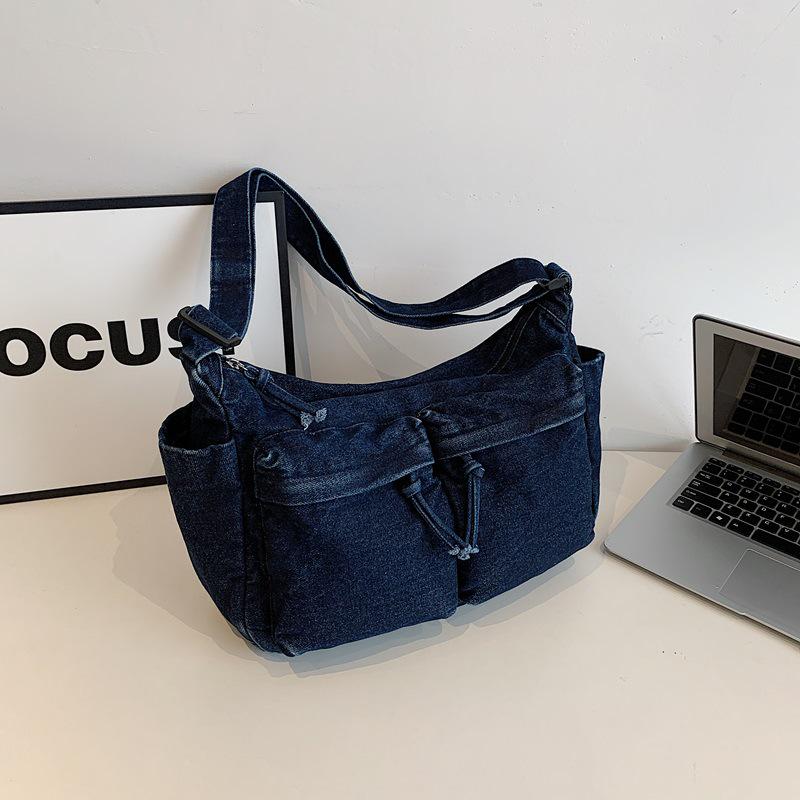 Wszechstronna torba na ramię i crossbody z teksturowanego spranego denimu 2025 z wieloma kieszeniami
