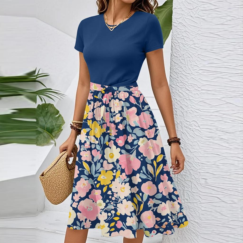 Damekleskjole med belte, avslappet mote, blomsterprint, korte ermer, rund hals, elegant