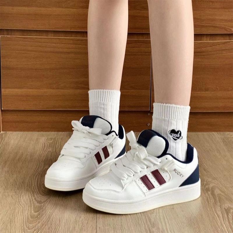 

Campus style niche color matching bread shoes women s ins tide 2025 autumn new versatile sports and leisure leather shoes 35