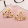 Elegant Daisy Earrings with Sparkling Rhinestones Chic White Flower Design for Daily Wear Perfect for Valentine'S Day Everyday Earrings