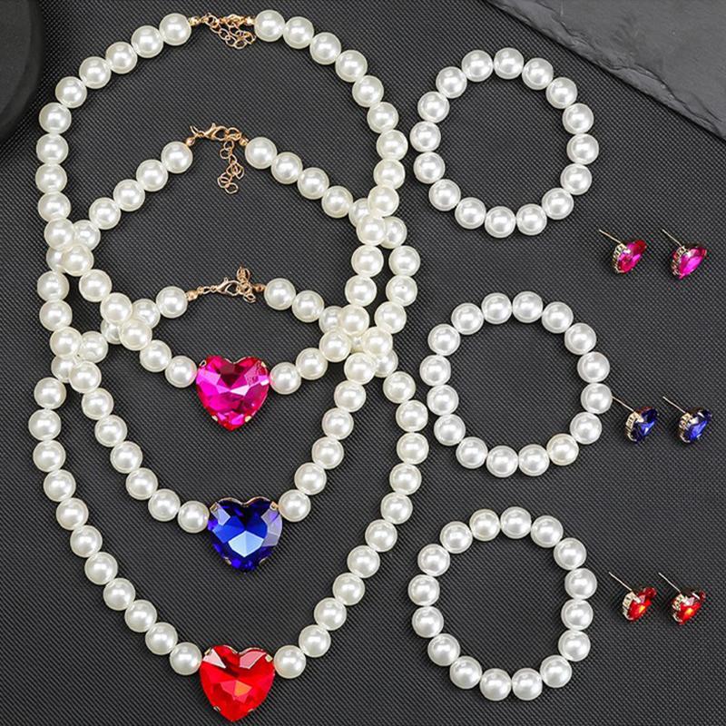 4pcs Haute Minimalist Bridal Set Euro-American Heart Zircon Plated Zircon Necklace Bracelet Earrings for Modern Weddings